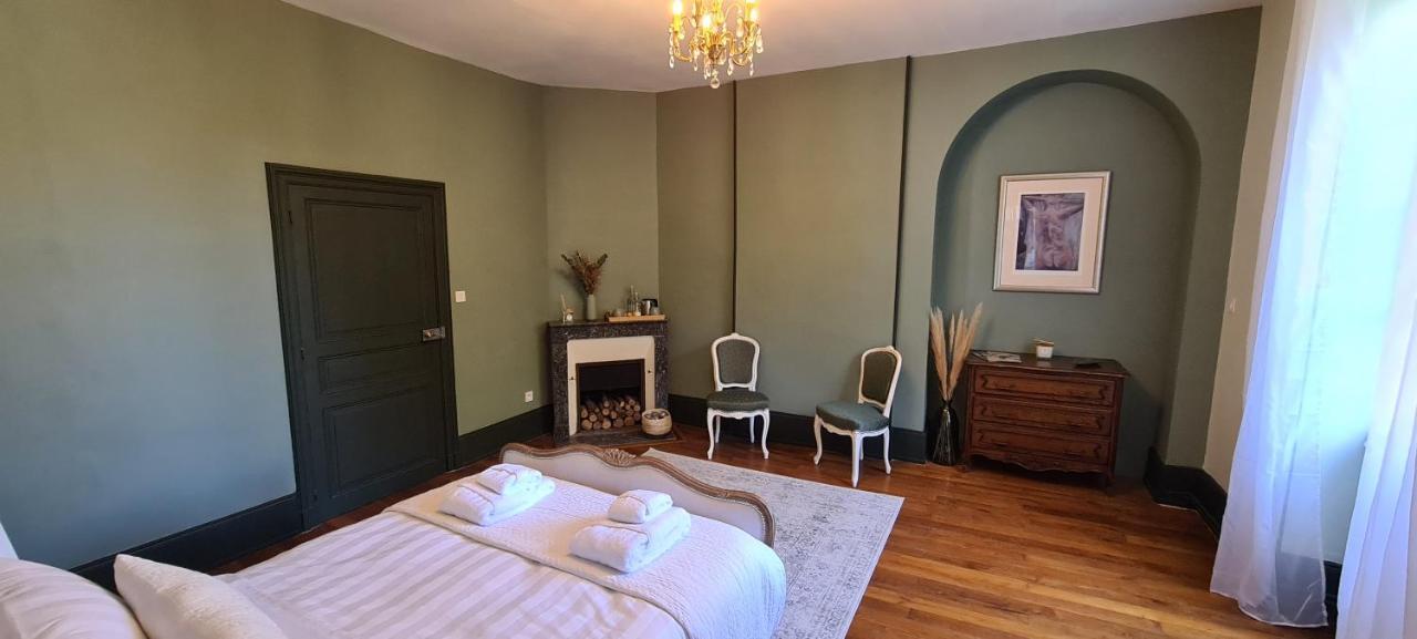 Chateau De Bruges Lapeyrouse エクステリア 写真