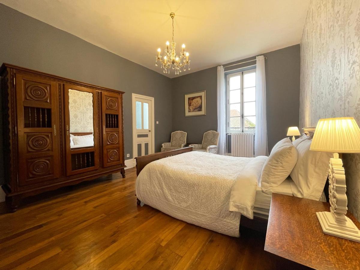 Chateau De Bruges Lapeyrouse エクステリア 写真