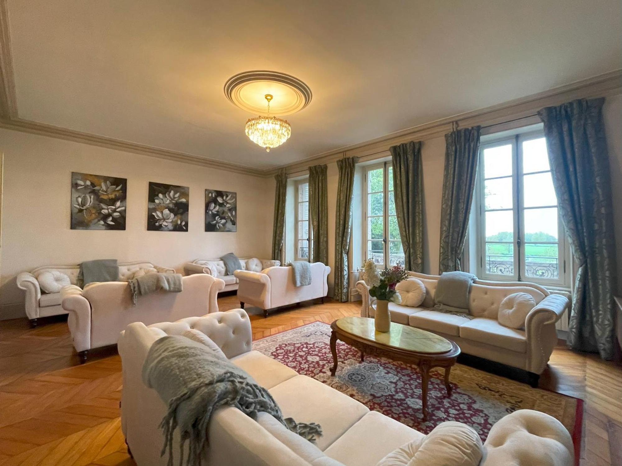 Chateau De Bruges Lapeyrouse エクステリア 写真